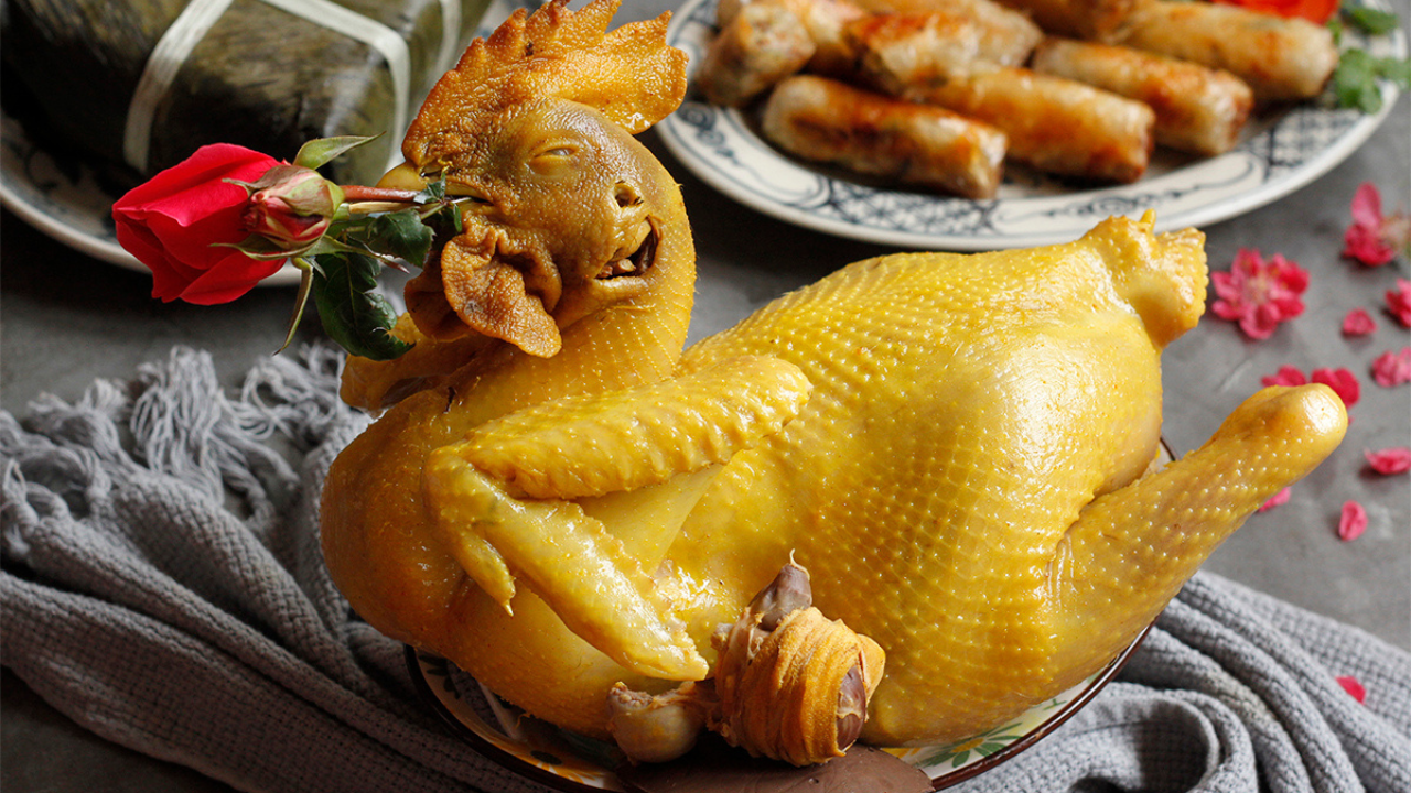 Gà cúng trên bàn thờ nên để quay vào hay quay ra: Nhiều nhà làm sai bảo sao mất lộc